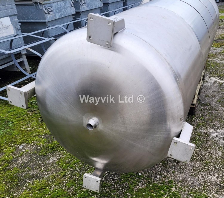 2750 Litres Vertical Stainless Steel Pressure Vessel