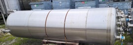 2750 Litres Vertical Stainless Steel Pressure Vessel